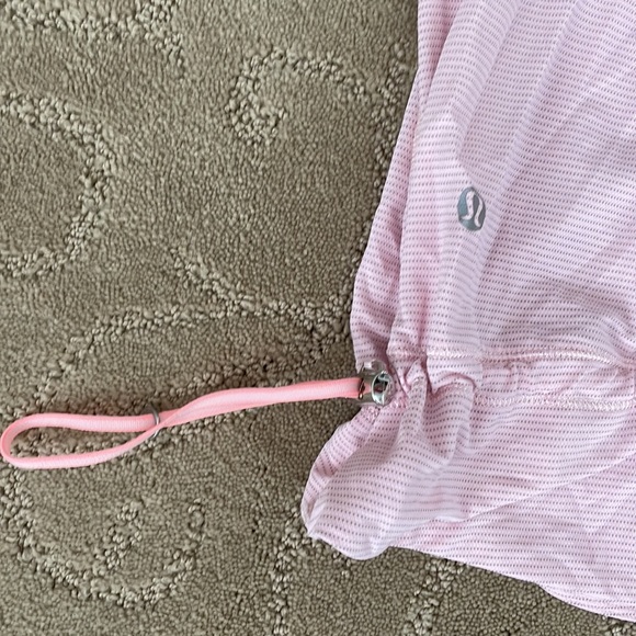 Lululemon size 8 tank top pink - Picture 3 of 3
